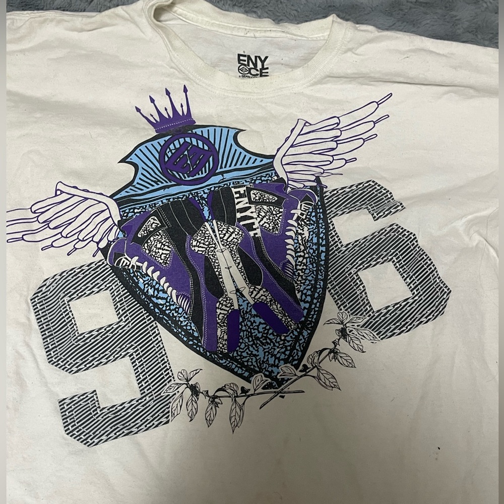 men’s XL tee shirt